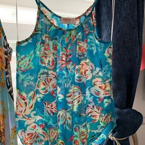 Sleeveless top, great fabric